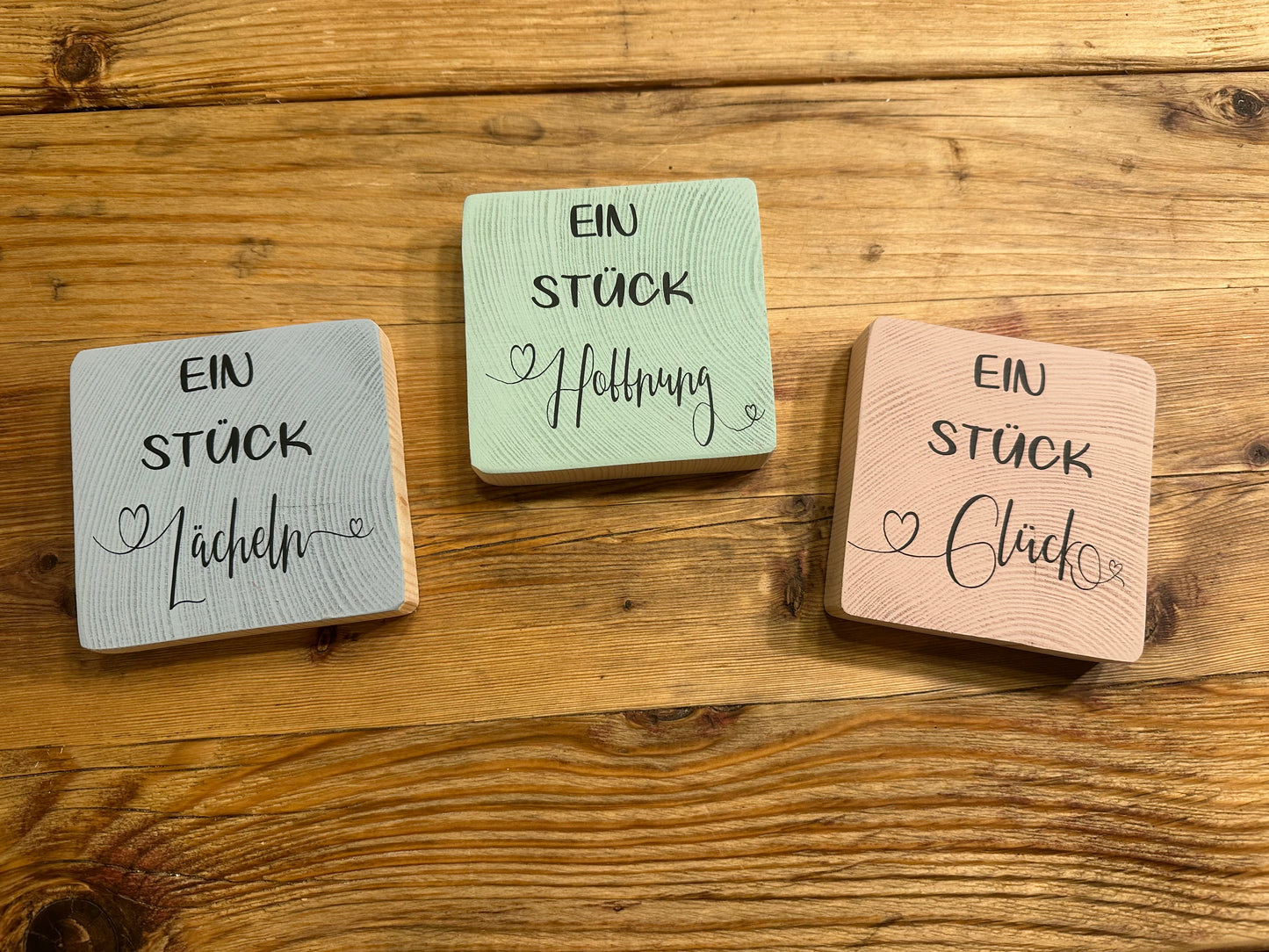 Holzdeko „Ein Stück …“ – Holzquadrat mit Spruch | Geschenkidee | Wunschtext möglich (1 Stück oder 3er-Set)