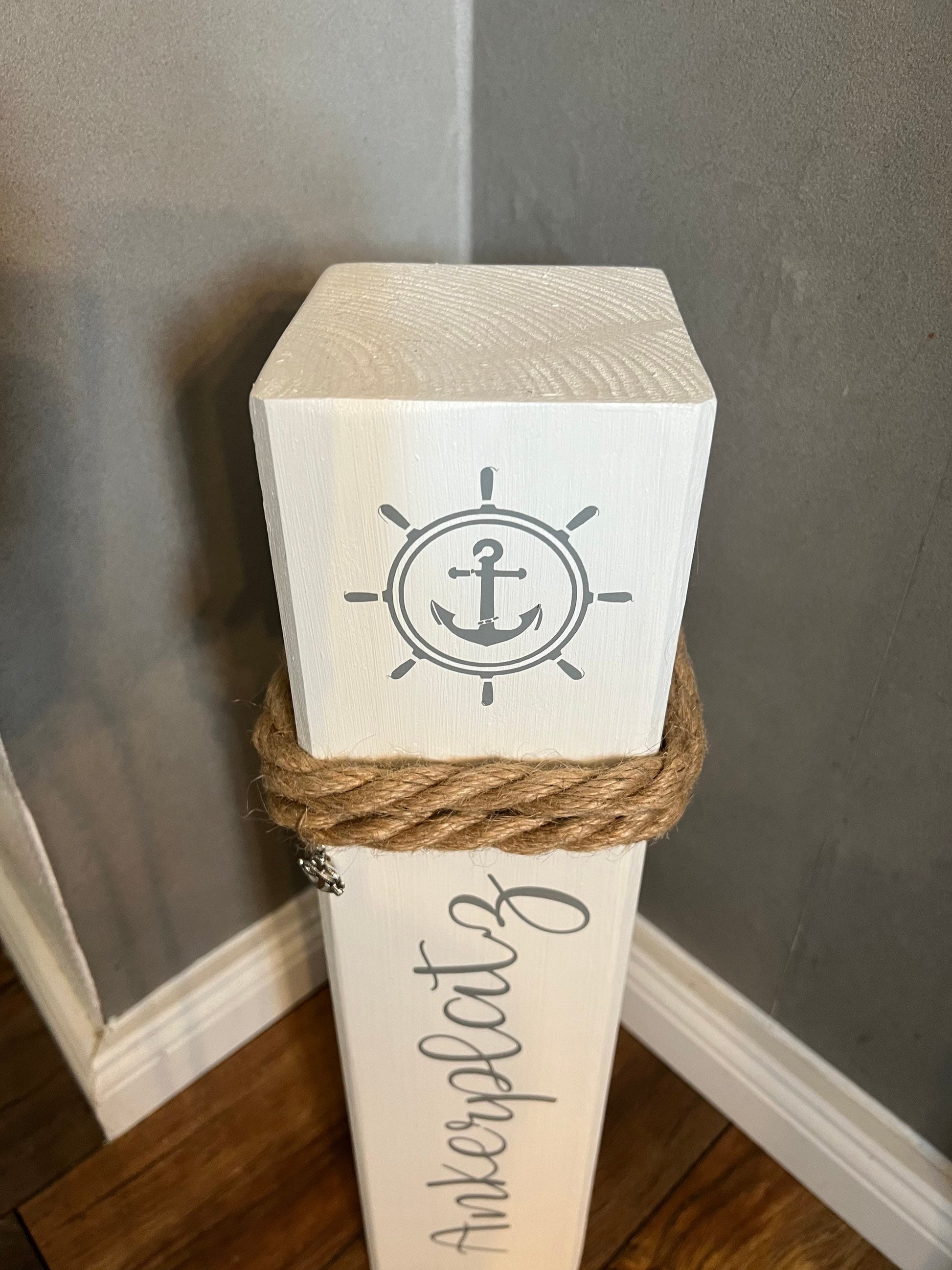 Maritime Wooden Bollard Compass 50 cm – Decorative Column with Anchor & Compass | Gift Idea for Wedding, Housewarming and Coastal Style