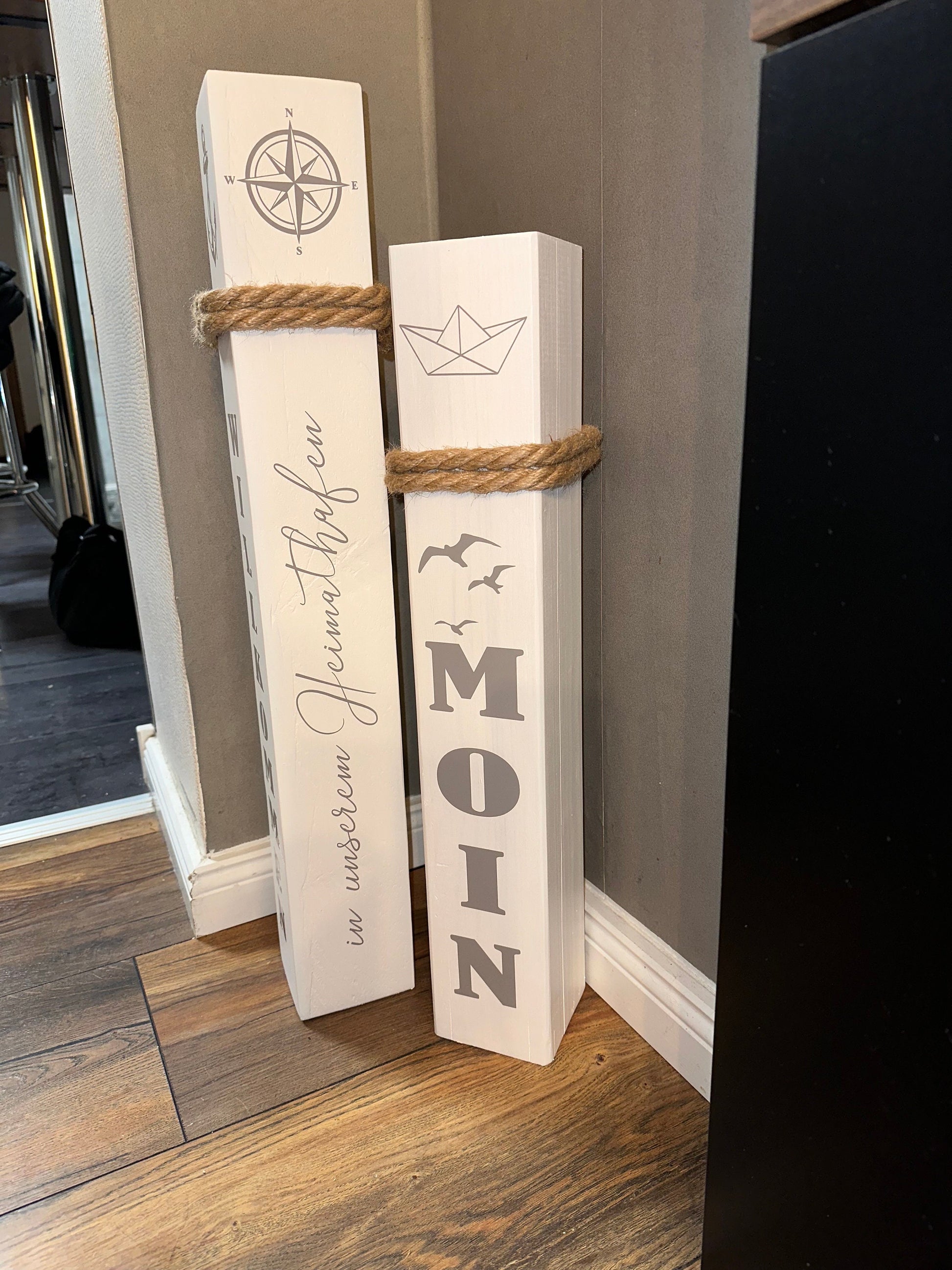 Nautical Wooden Bollards Set of 2 – Maritime Coastal Home Decor | Handmade Wooden Posts with Anchor & Moin | Beach House Decoration