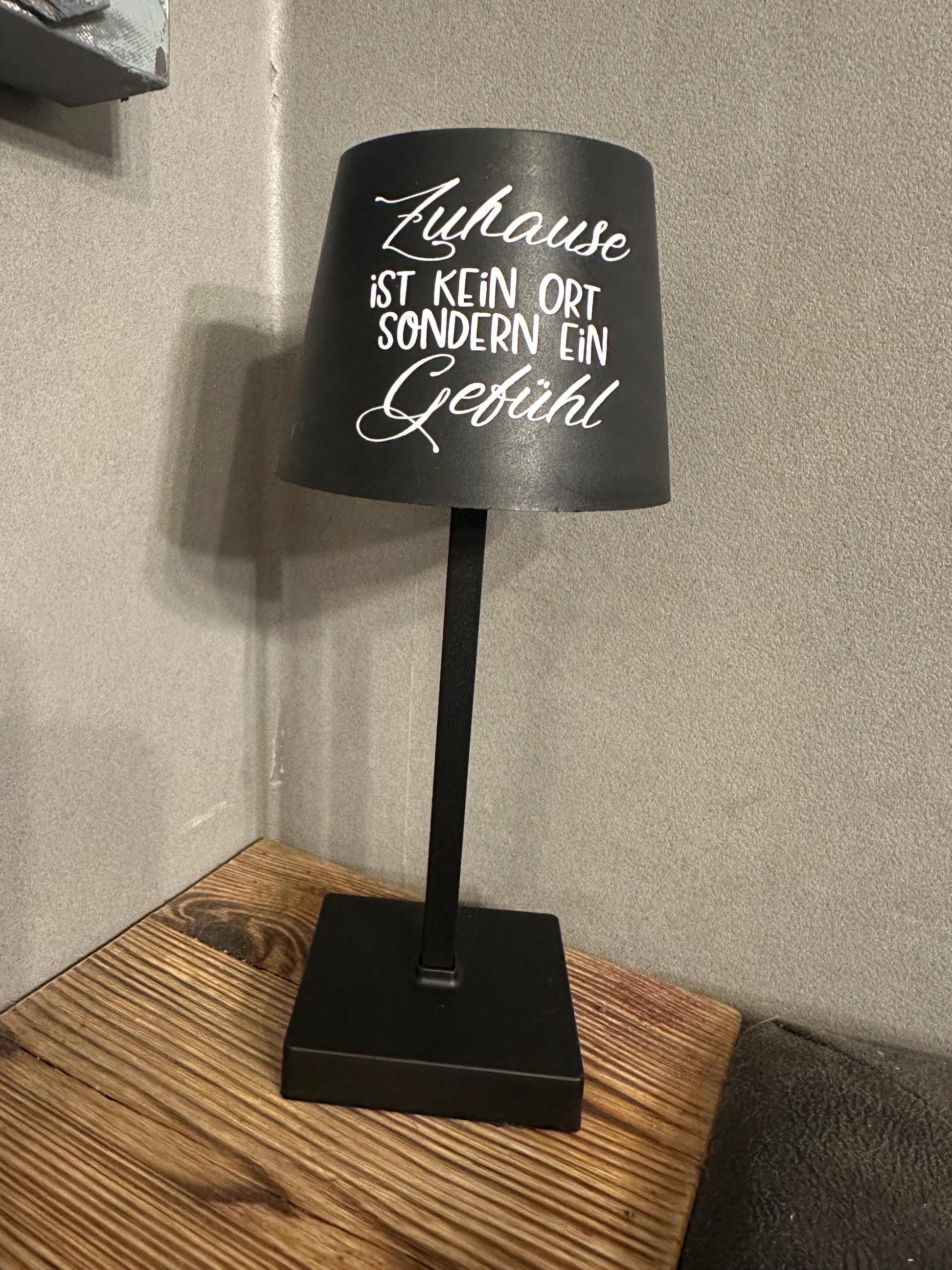 Tischlampe, Geschenk zur Einweihung, Mitbringsel, persönliches Geschenk, kleine Lampe zur Dekoration, Tischleuchte, Tischlampe mit Wunschtext, Freunde