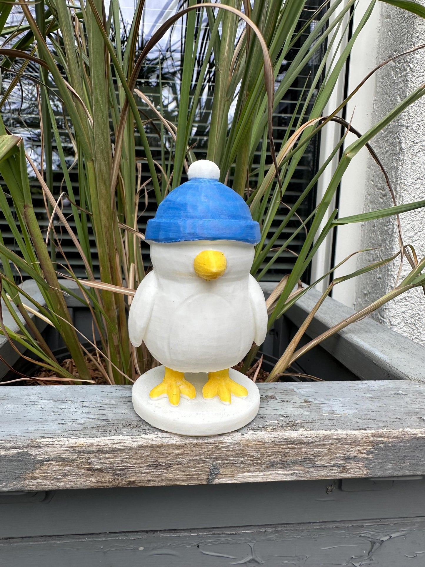 Seagull Figurine with Hat | 3D Printed Bird Sculpture | Nautical Coastal Decor Gift | Handmade Winter & Christmas Decoration
