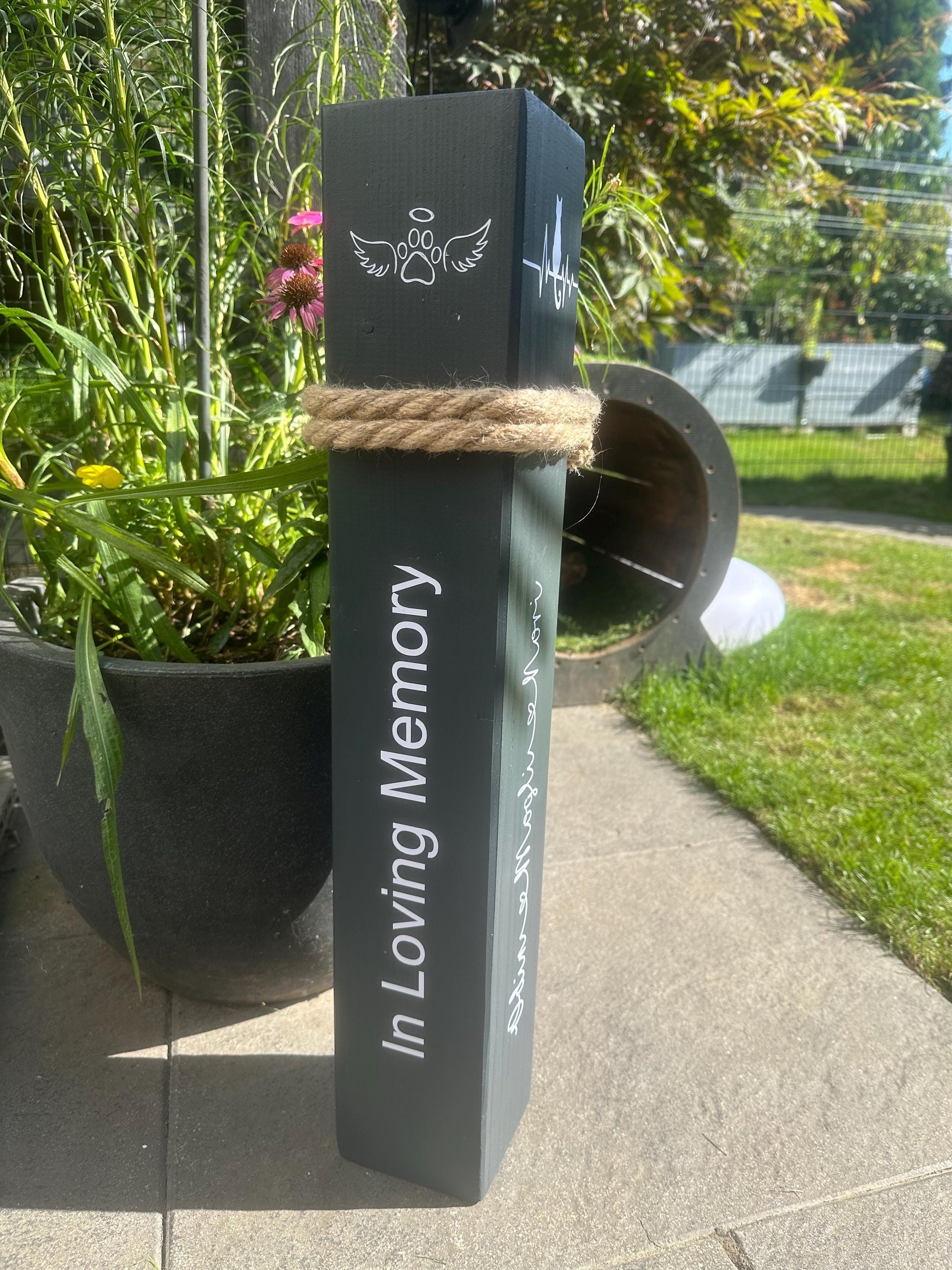 Personalized Wooden Pillar for Pet Lovers | Custom Dog & Cat Memorial Bollard | Nautical Home and Garden Decor | Unique Pet Keepsake Gift