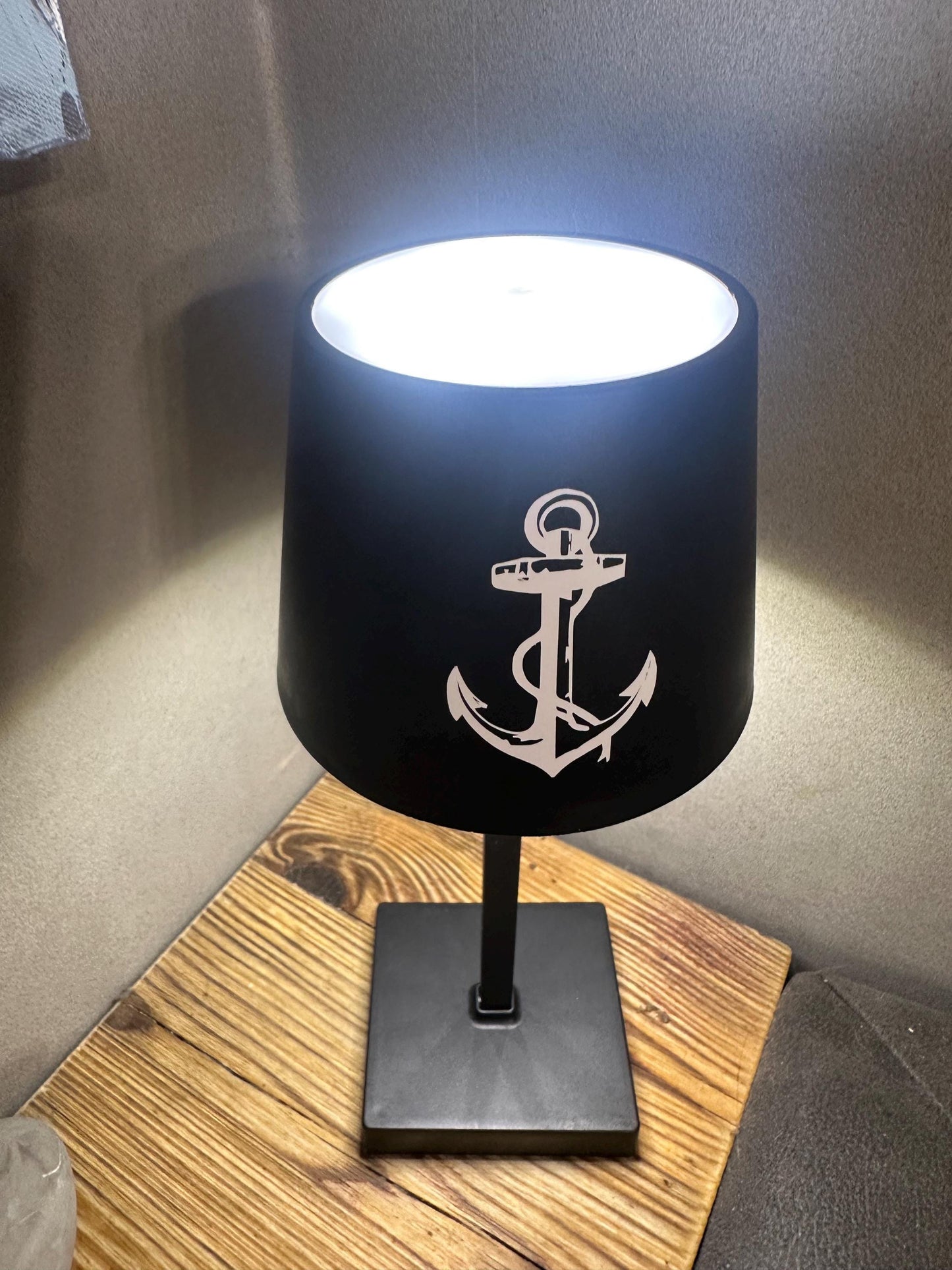Tischlampe, Geschenk zur Einweihung, Mitbringsel, persönliches Geschenk, kleine Lampe zur Dekoration, Tischleuchte, Tischlampe mit Wunschtext, Freunde