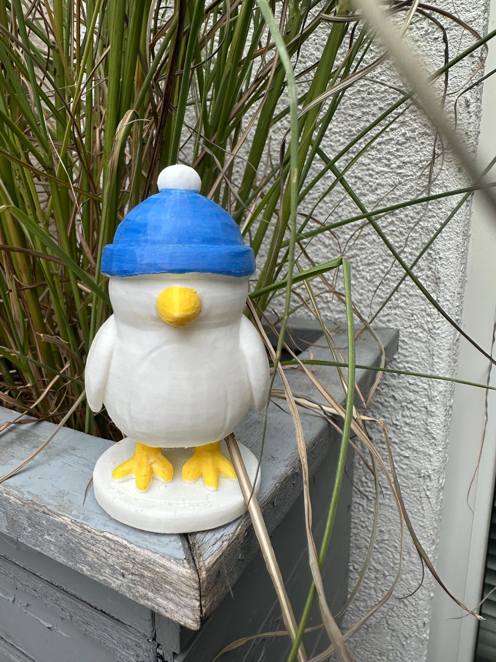 Seagull Figurine with Hat | 3D Printed Bird Sculpture | Nautical Coastal Decor Gift | Handmade Winter & Christmas Decoration