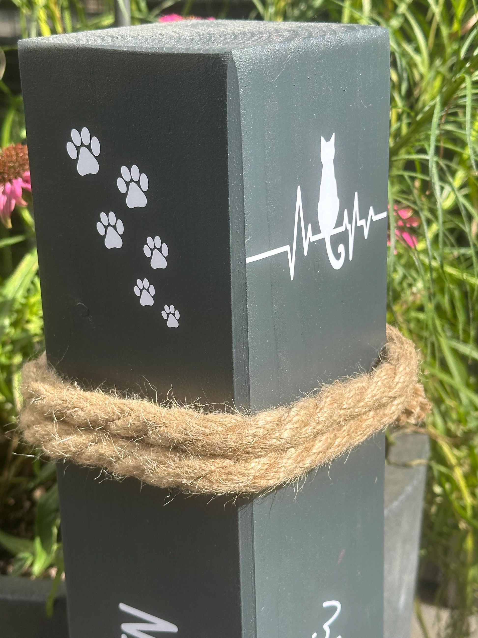 Personalized Wooden Pillar for Pet Lovers | Custom Dog & Cat Memorial Bollard | Nautical Home and Garden Decor | Unique Pet Keepsake Gift